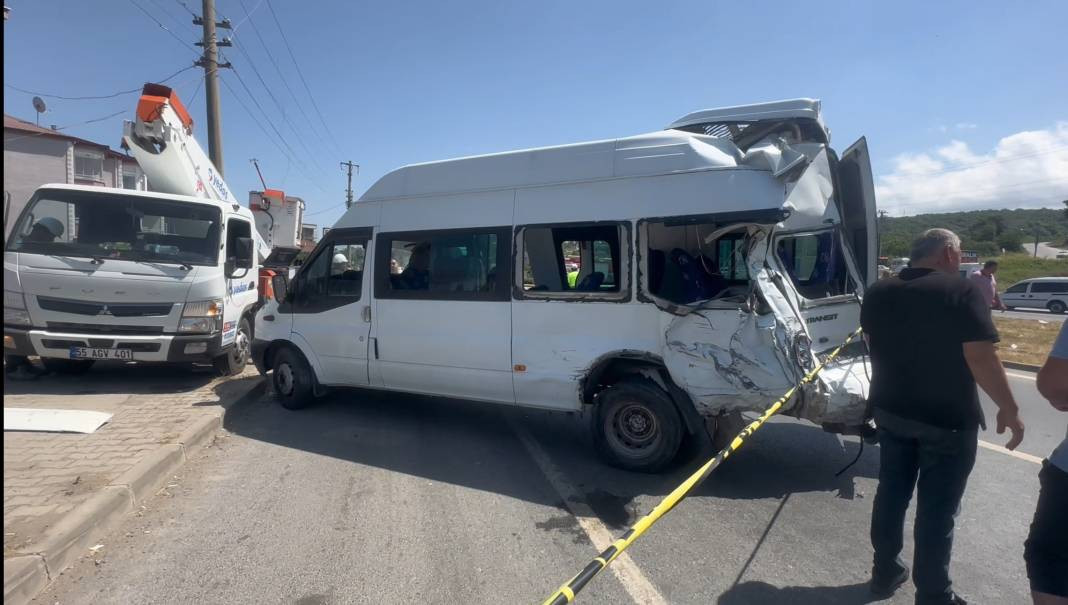 Kamyon evin bahçesine uçtu! Çok sayıda yaralı var - Resim: 4